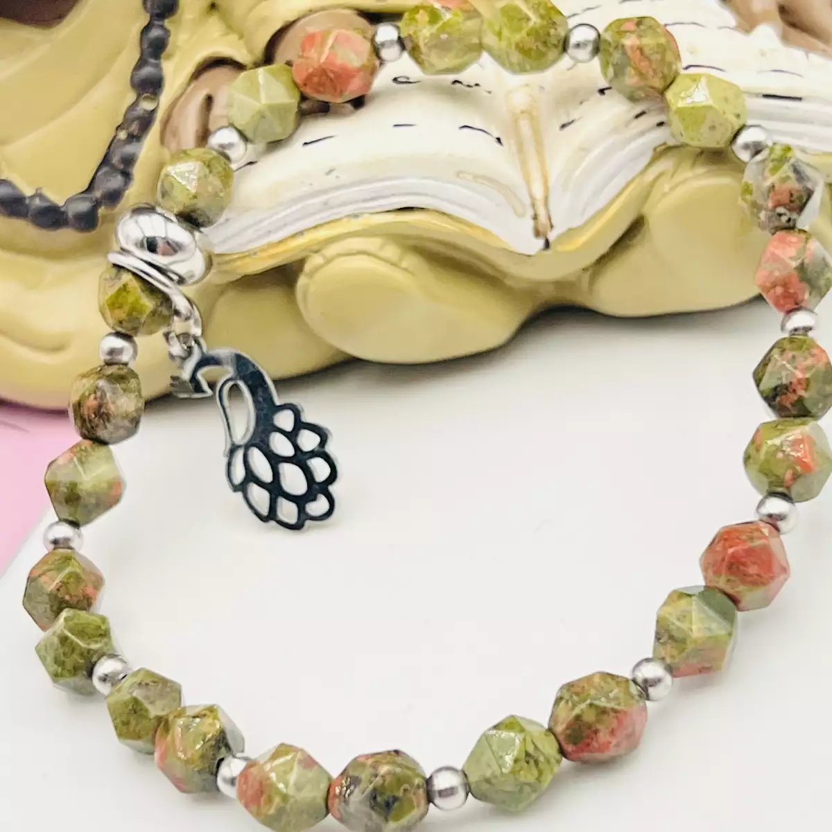 Bracelet en Unakite Facettée et Breloque Paon