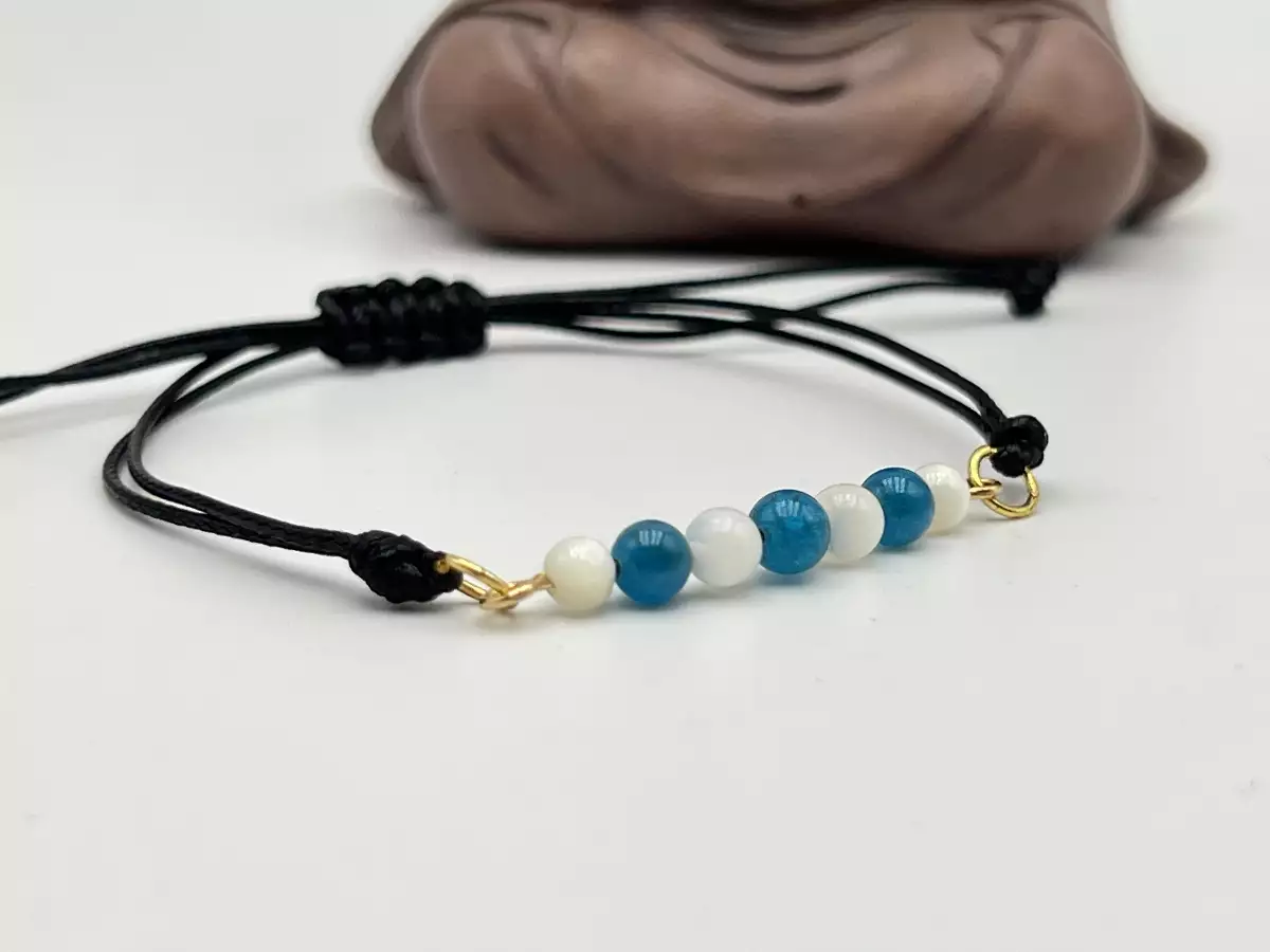 Bracelet réglable apatite bleue et nacre