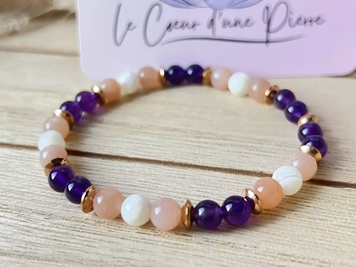Bracelet en Améthyste, Nacre et Pierre de Soleil