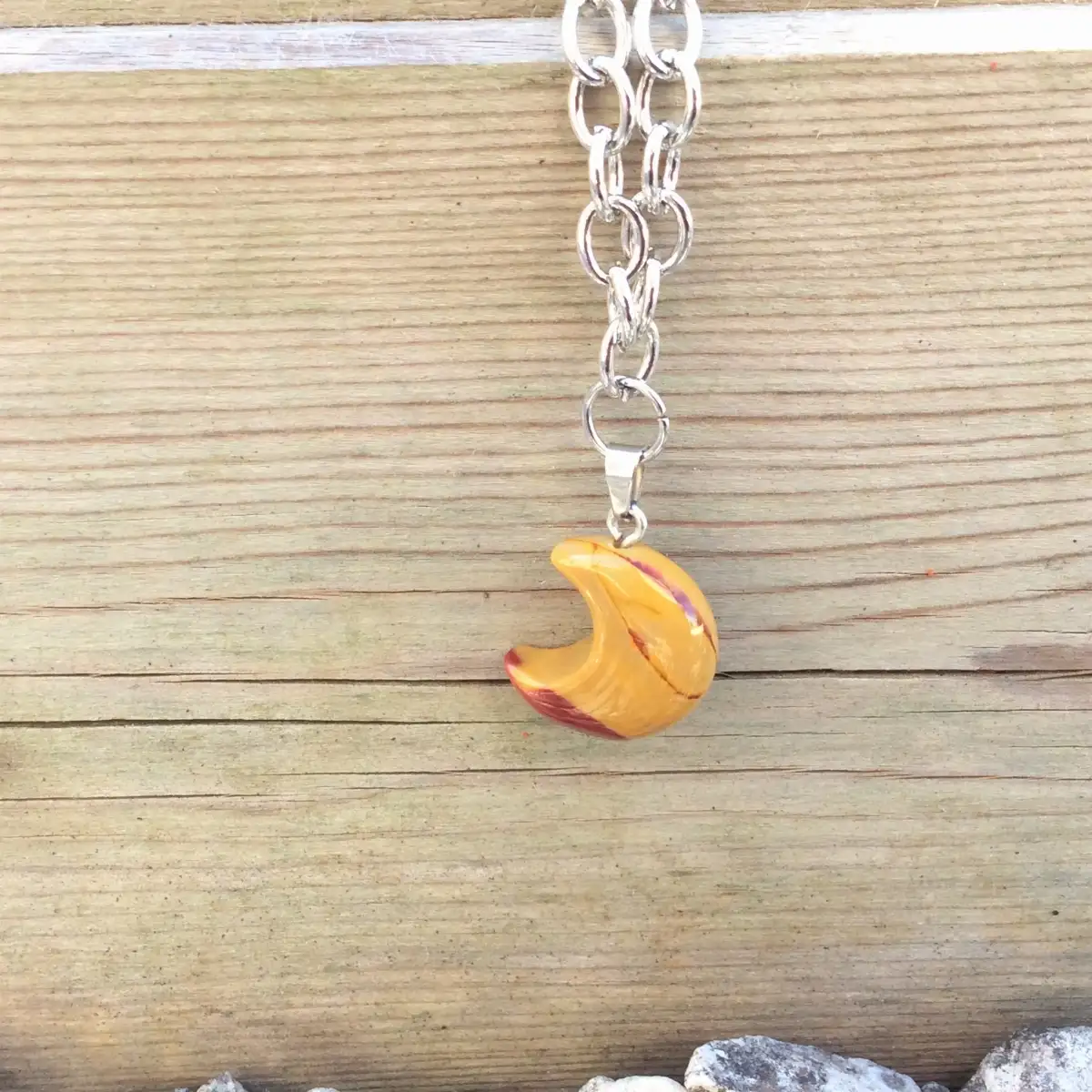 Pendentif Lune en Mookaïte