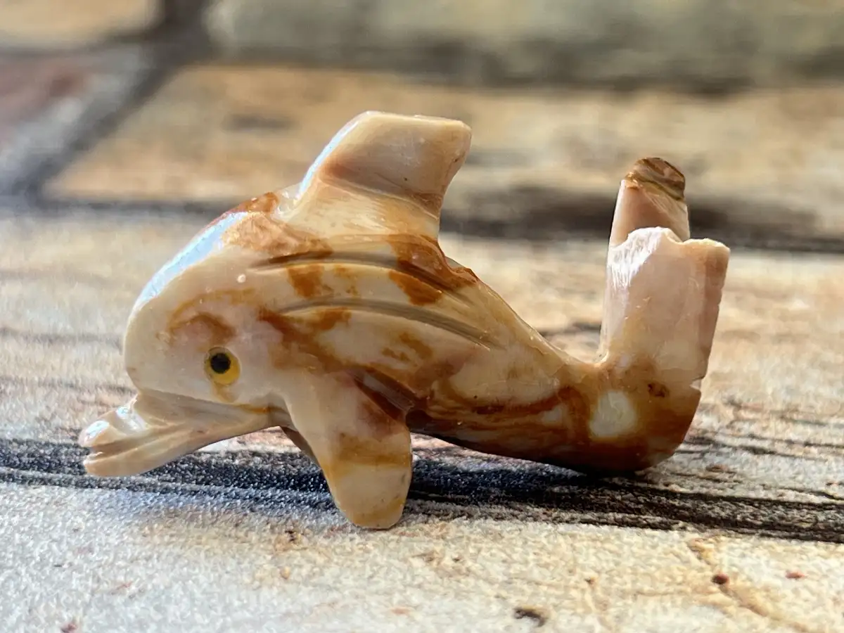 Petit dauphin en stéatite