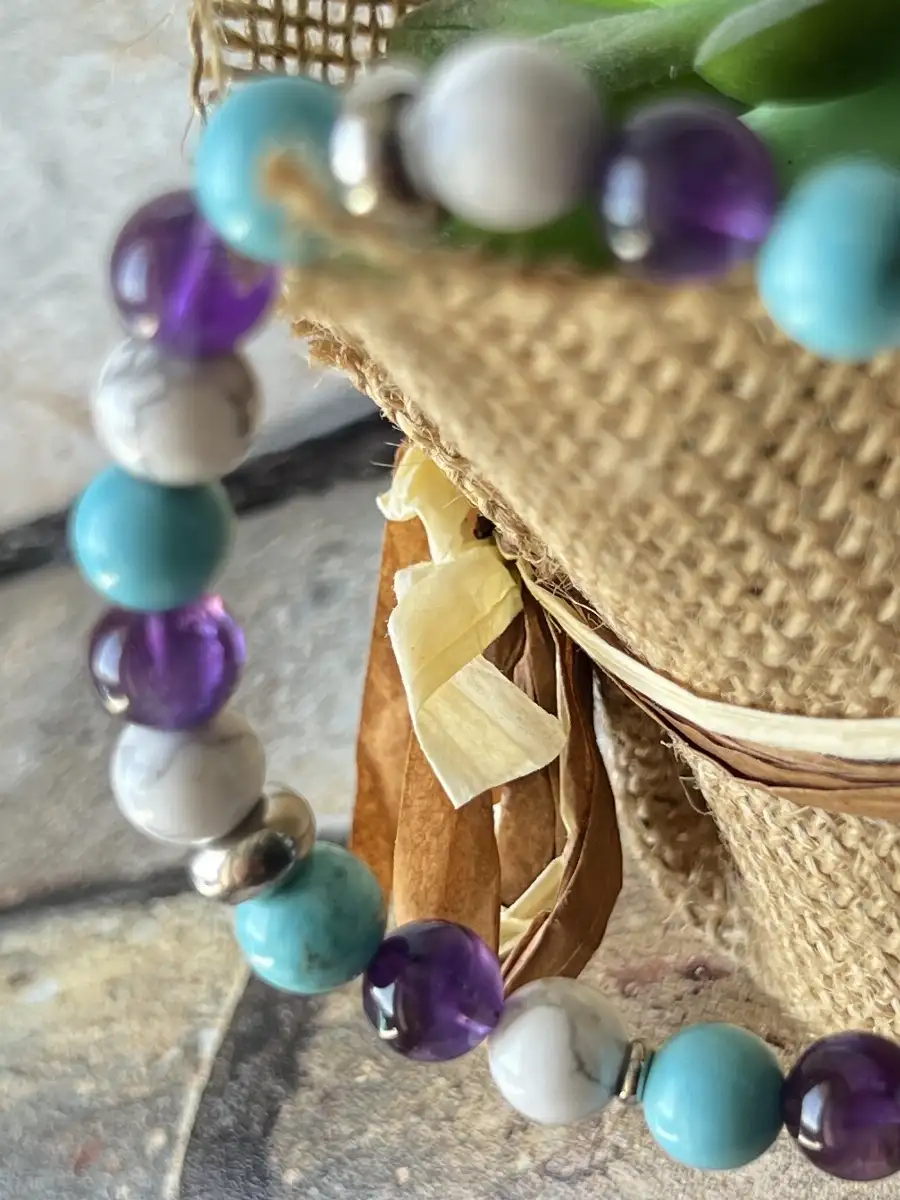 Bracelet howlite, turquoise et améthyste
