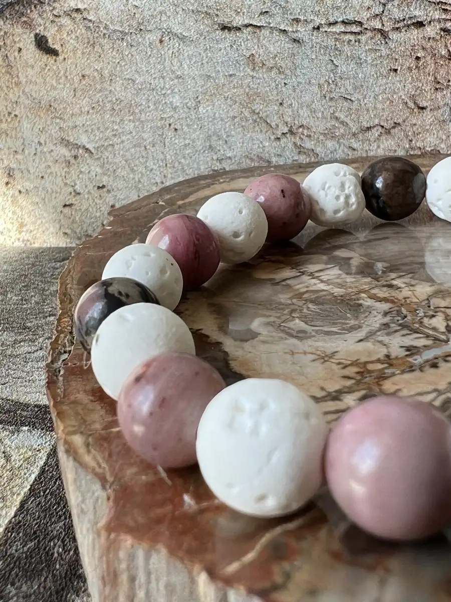 Bracelet en pierre de lave blanche et rhodonite