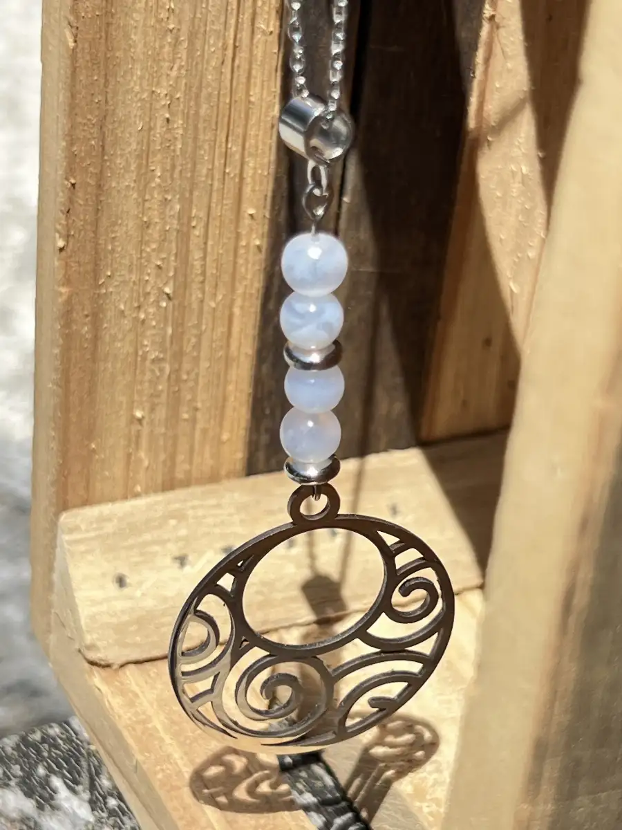 Pendentif en calcédoine