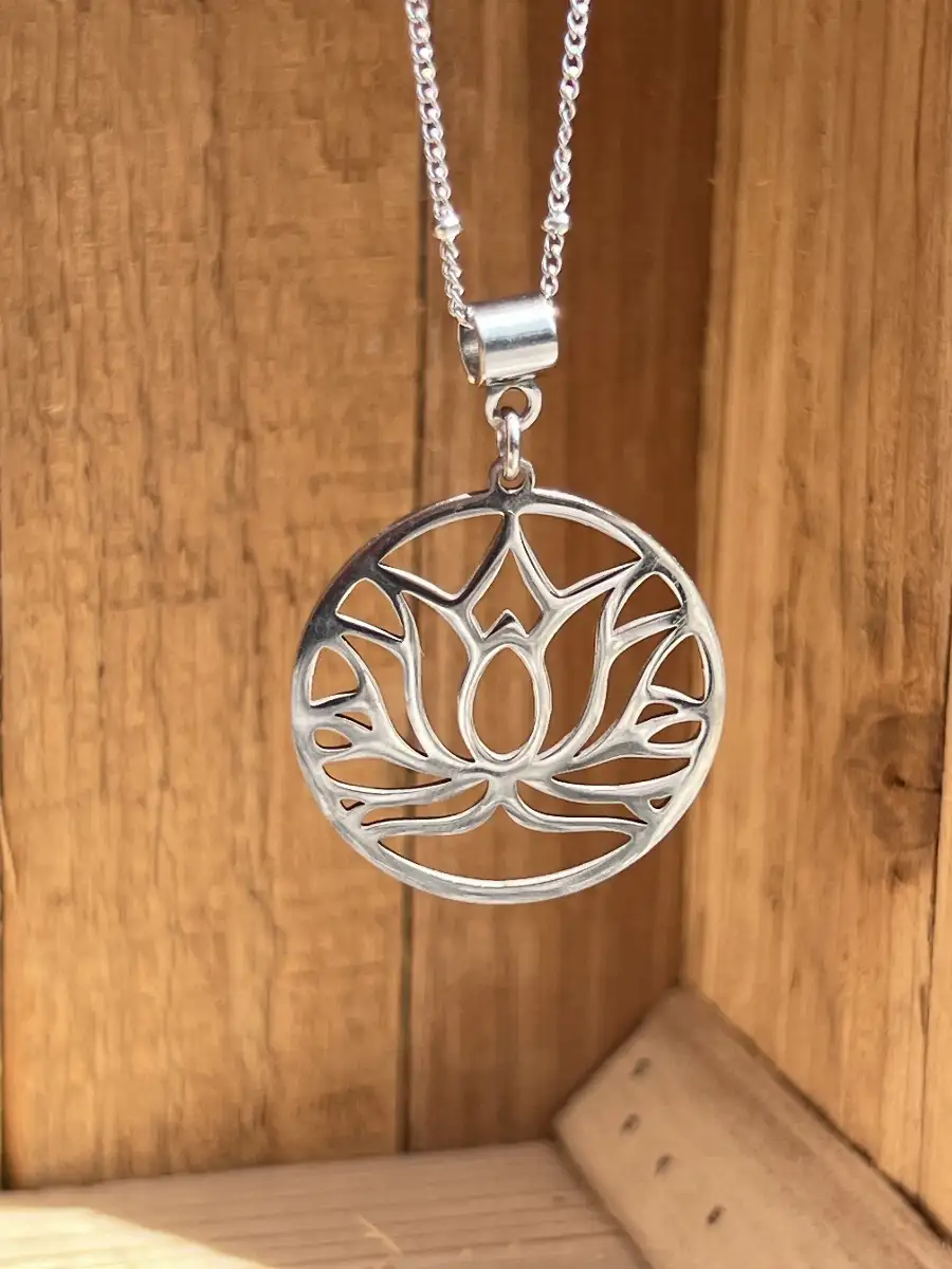 Pendentif Lotus en Acier Inoxydable