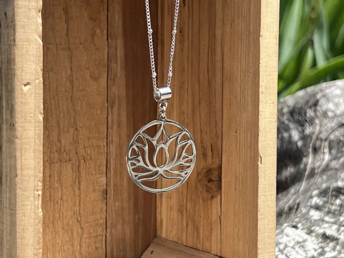 Pendentif Lotus en Acier Inoxydable