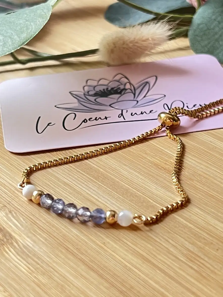 Bracelet "Clarté et Douceur Intérieure" – Cordiérite ET Nacre