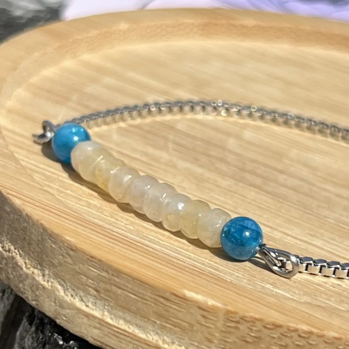 Bracelet "Élan et Clarté" – Jade Jaune Facettée et Apatite Bleue
