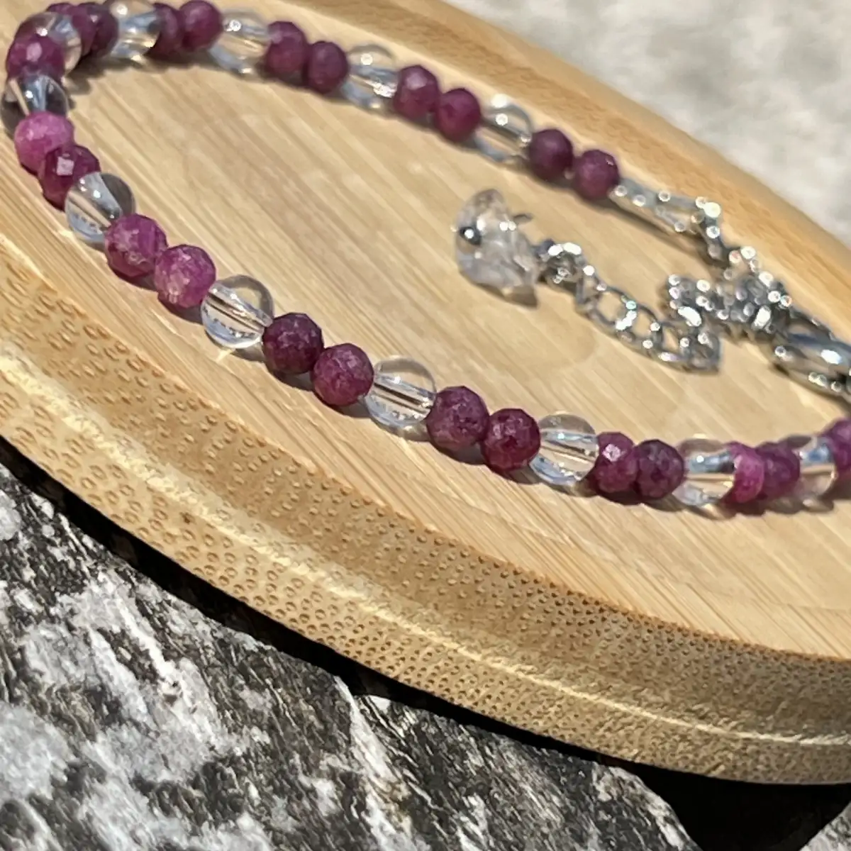 Bracelet "Force du Cœur et Clarté" – Rubis Facetté et Cristal de Roche