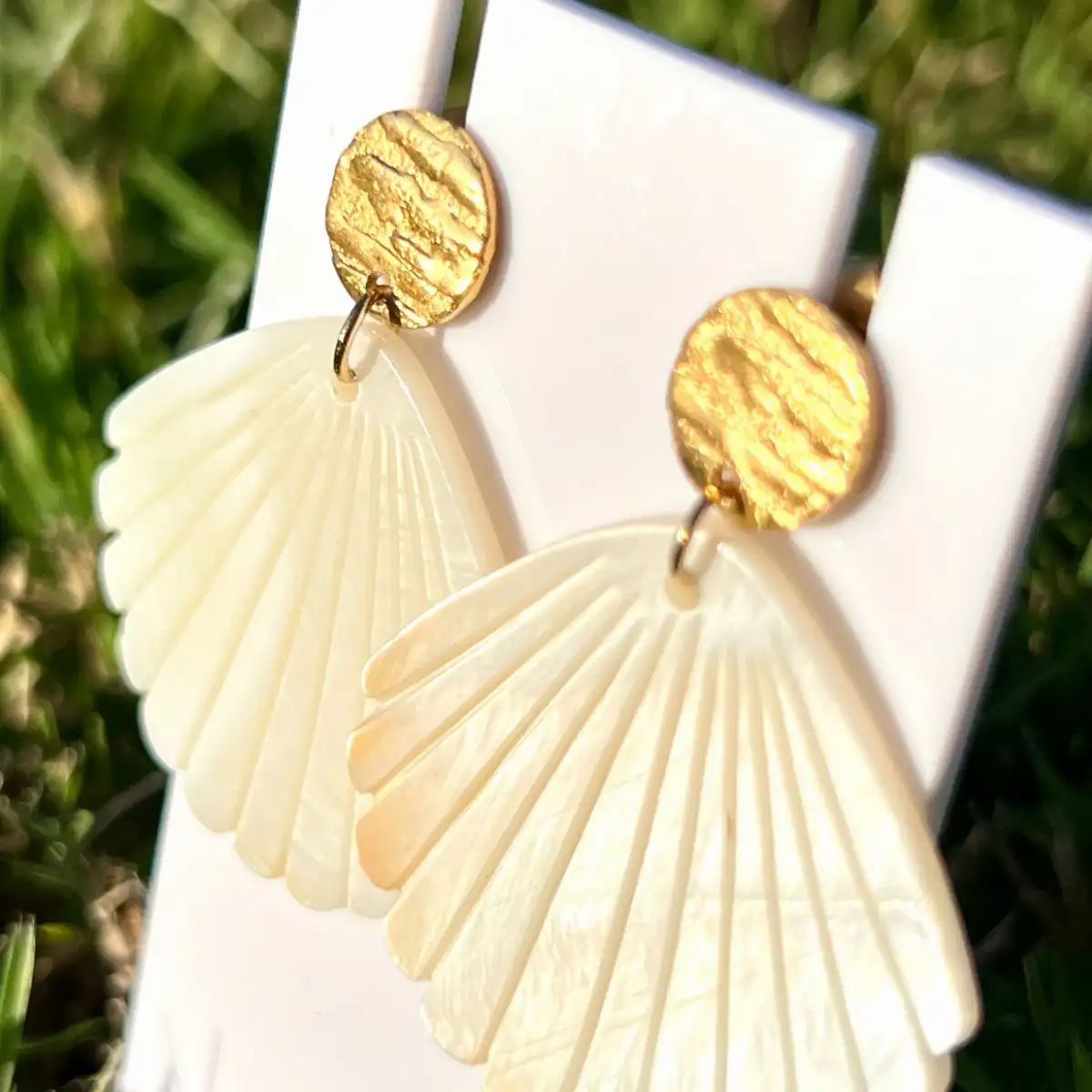 Boucles d’oreilles "Éclat Naturel" – Coquillage Nacre