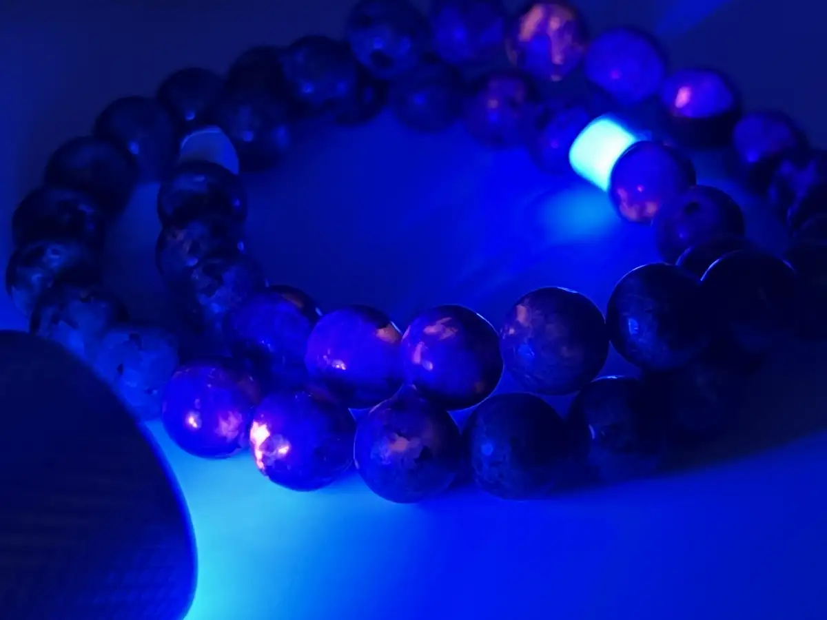 Bracelet en Yooperlite – Perles 8 mm