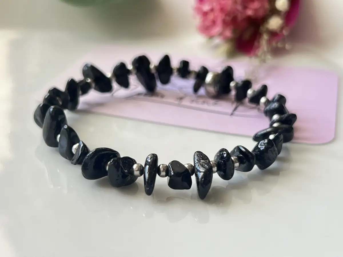 Bracelet en Agate Noire – Perles chips