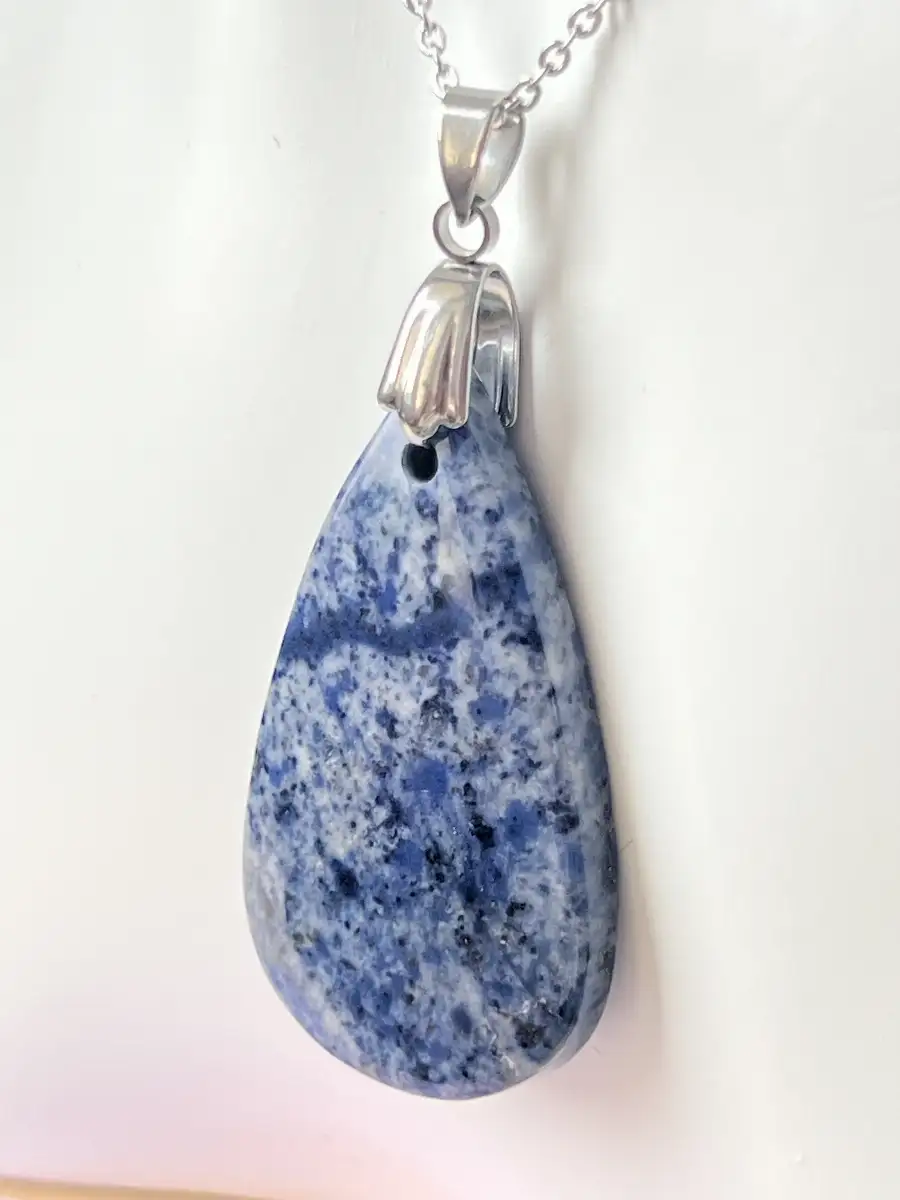 Pendentif en Dumortiérite