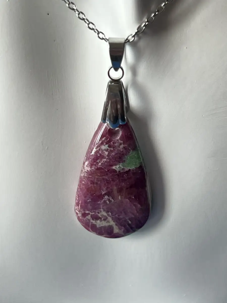 Pendentif Cabochon Fuschite Rubis