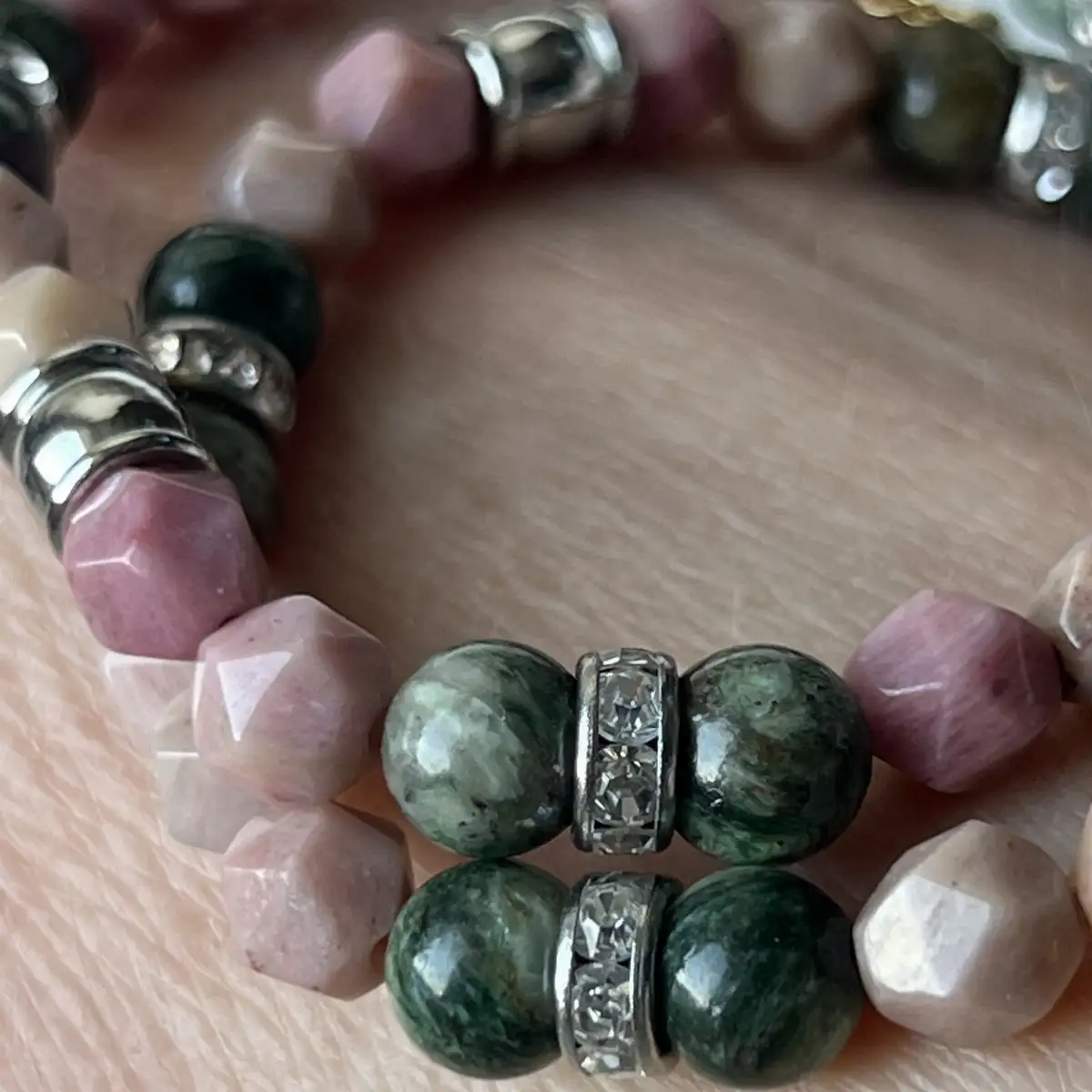 Bracelet Rhodochrosite & Fuschite – Apaisement et harmonie intérieure
