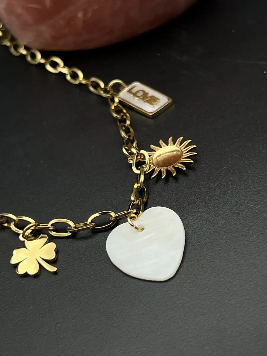 Pendentif Cœur en nacre – Breloque LOVE en nacre