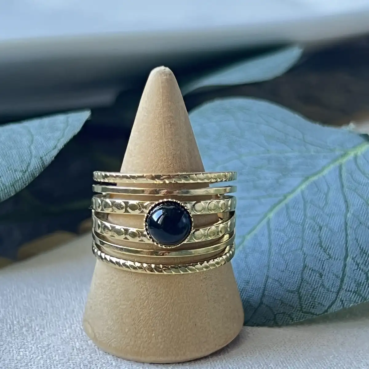 Bague réglable en agate noire – Acier inoxydable doré